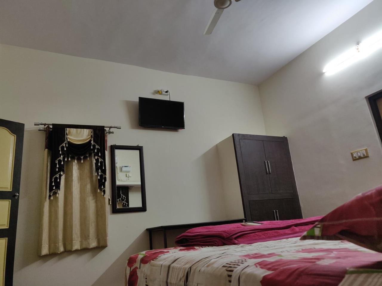 Srb Residency Hotel Tiruvannámalaj Kültér fotó