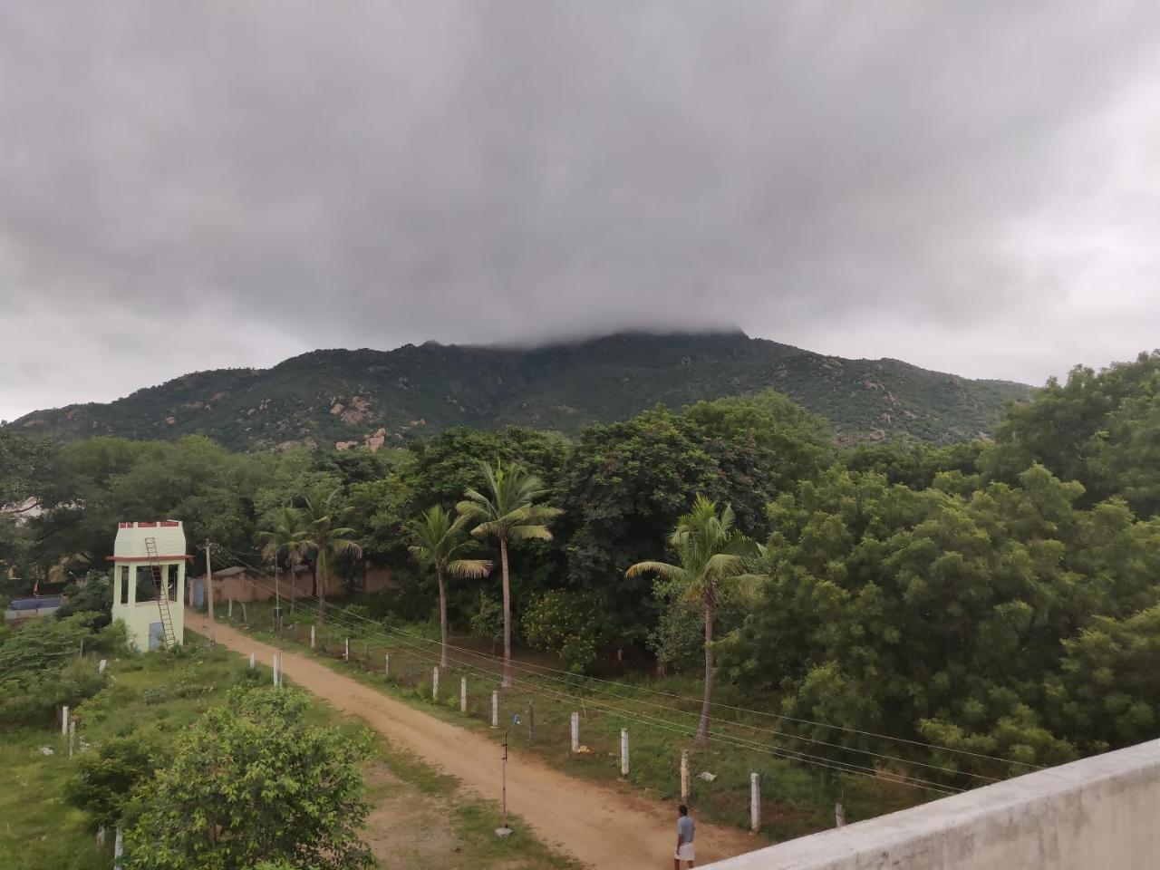 Srb Residency Hotel Tiruvannámalaj Kültér fotó