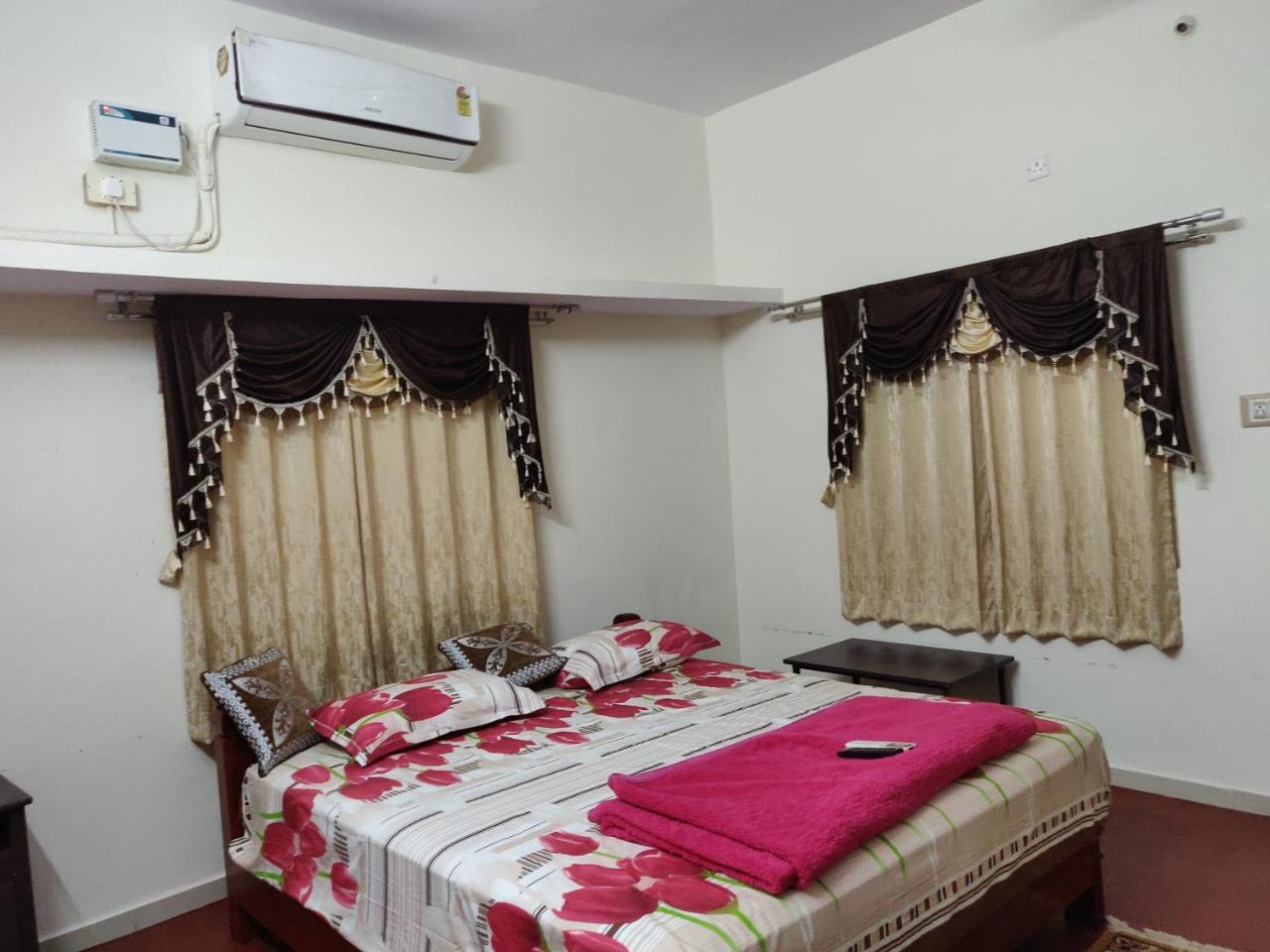 Srb Residency Hotel Tiruvannámalaj Kültér fotó