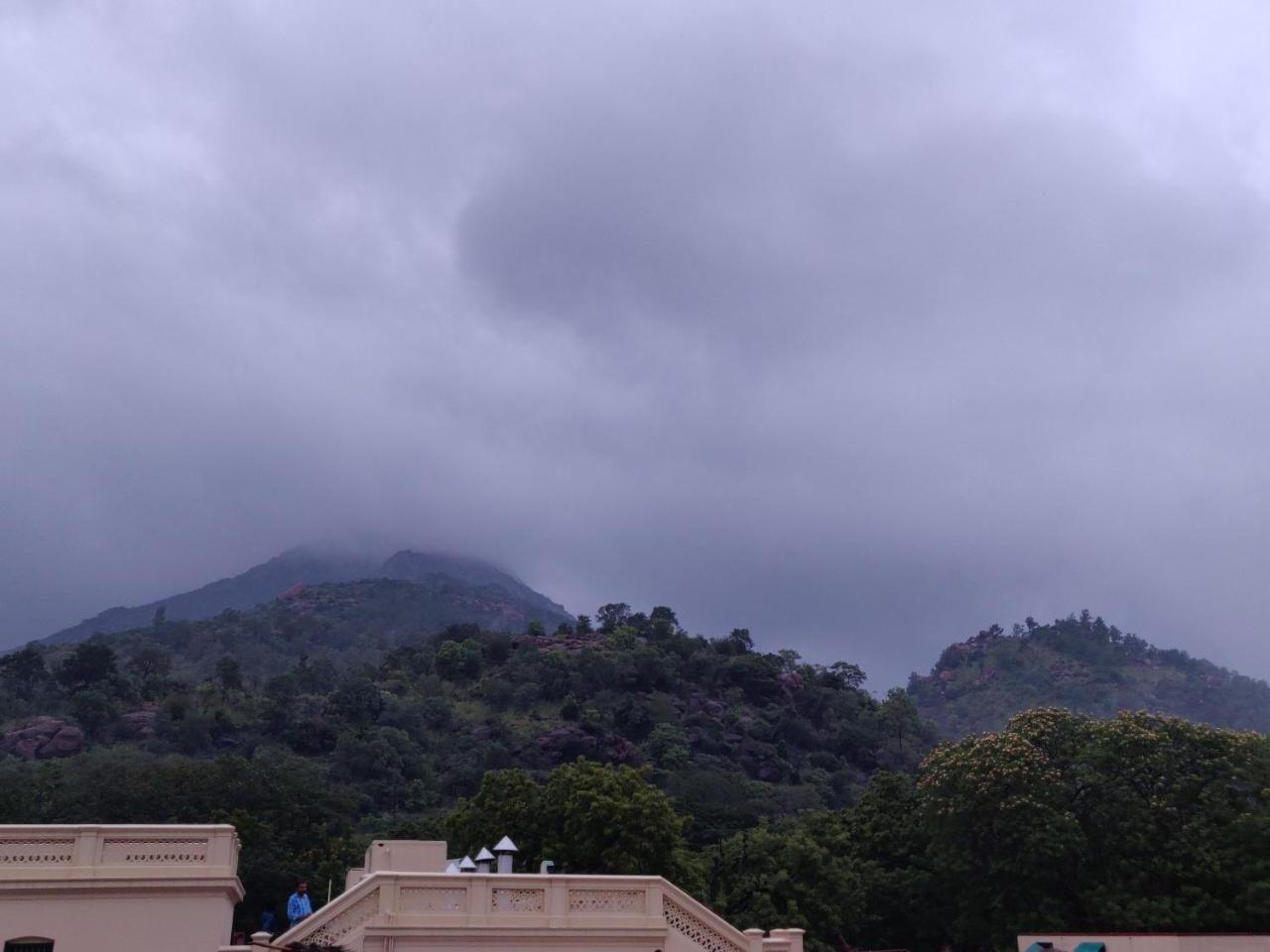 Srb Residency Hotel Tiruvannámalaj Kültér fotó